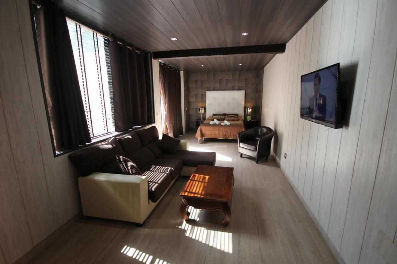 Copacabana Hotel *